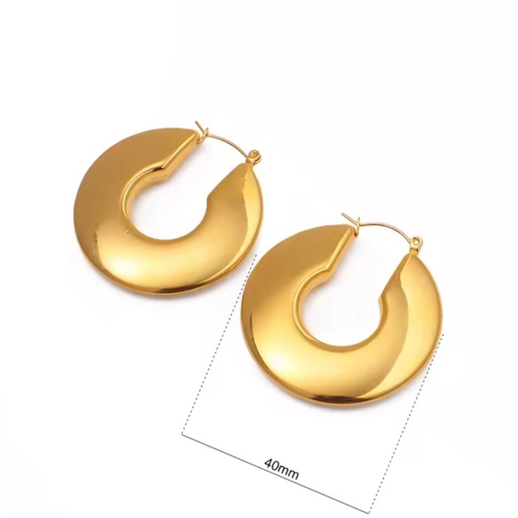 Gold Hoop Earrings- 40mm -chic elegant circle hoop earring - go chic look - Picture 3 of 5